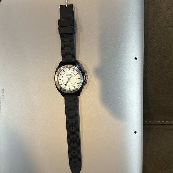 Coach Watch with Rubber Band - Picture 2 of 7